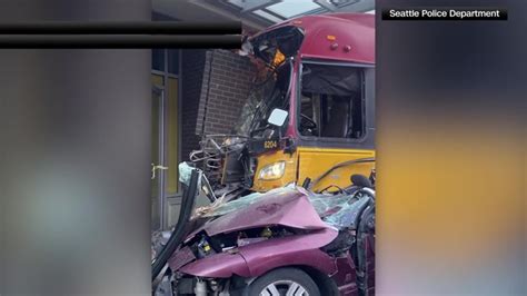 1 dead, 12 injured after crash sends Metro bus into Seattle building
